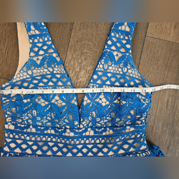 Lulus Lace Midi Dress - SIZE M - Picture 13 of 16